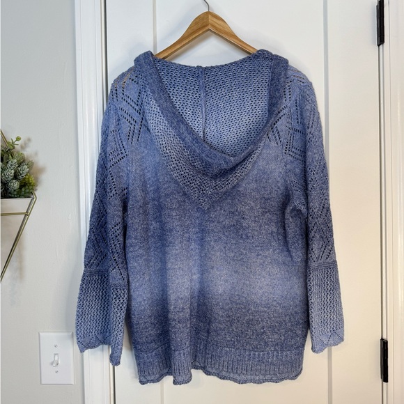 Torrid Ombré Blue Sweater with hood - Picture 5 of 5